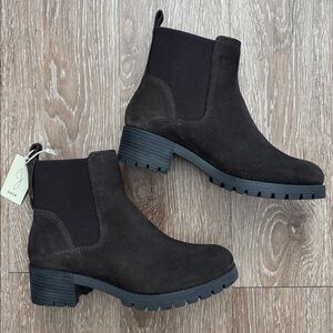 New! Joie chocolate brown genuine suede lug sole boot, pull on style, size 8